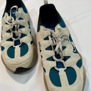 Nike Athletic Shoes in Teal and Beige